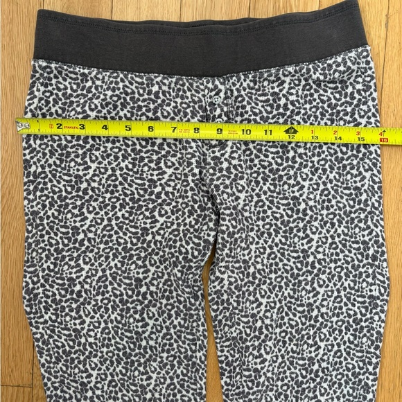 Victoria's Secret Grey Leopard Thermal Pajama Set - Size S - Picture 6 of 8